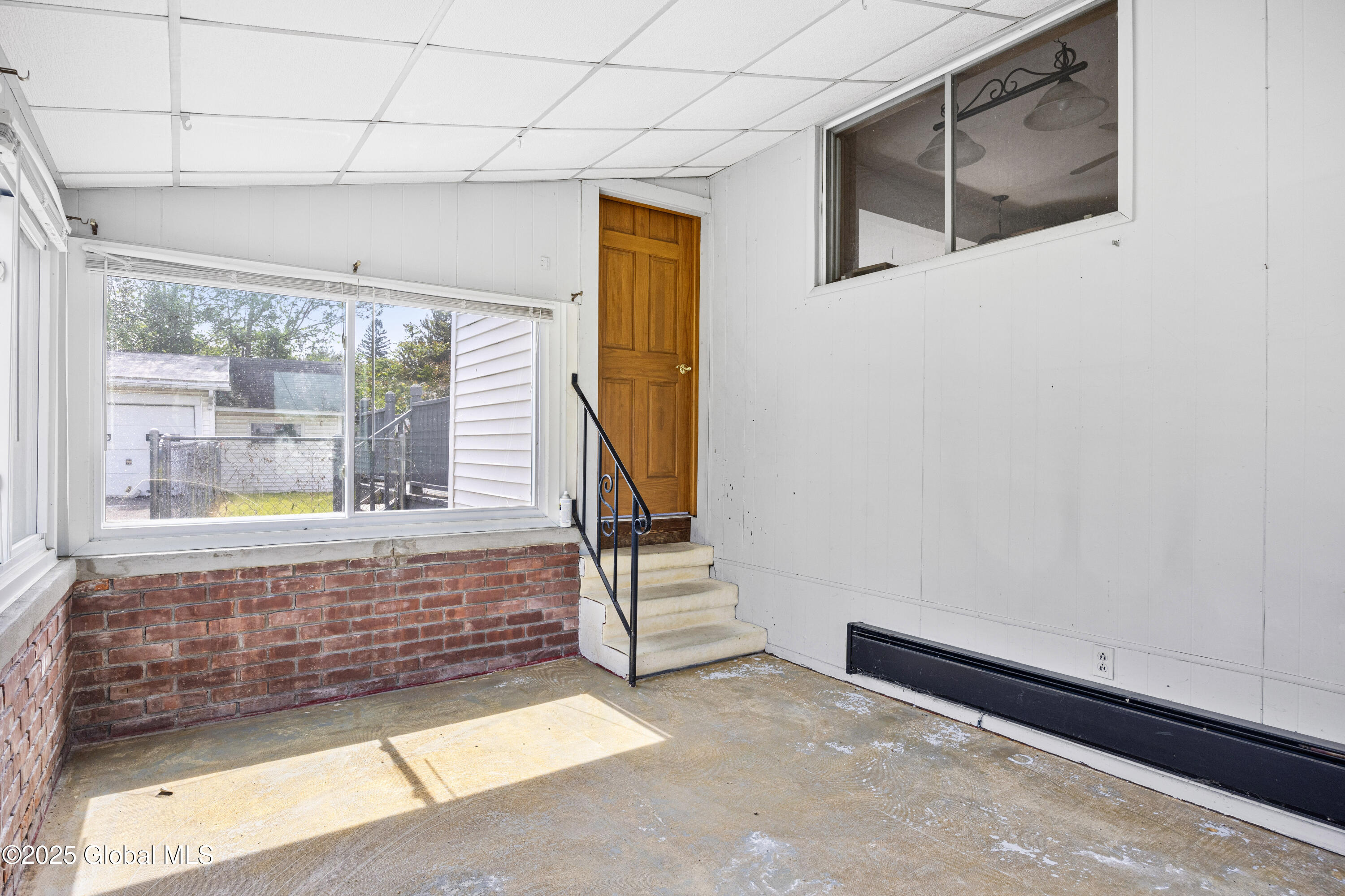 910 Draper Avenue Rotterdam, NY 12306 - Photo 23 of 31 19