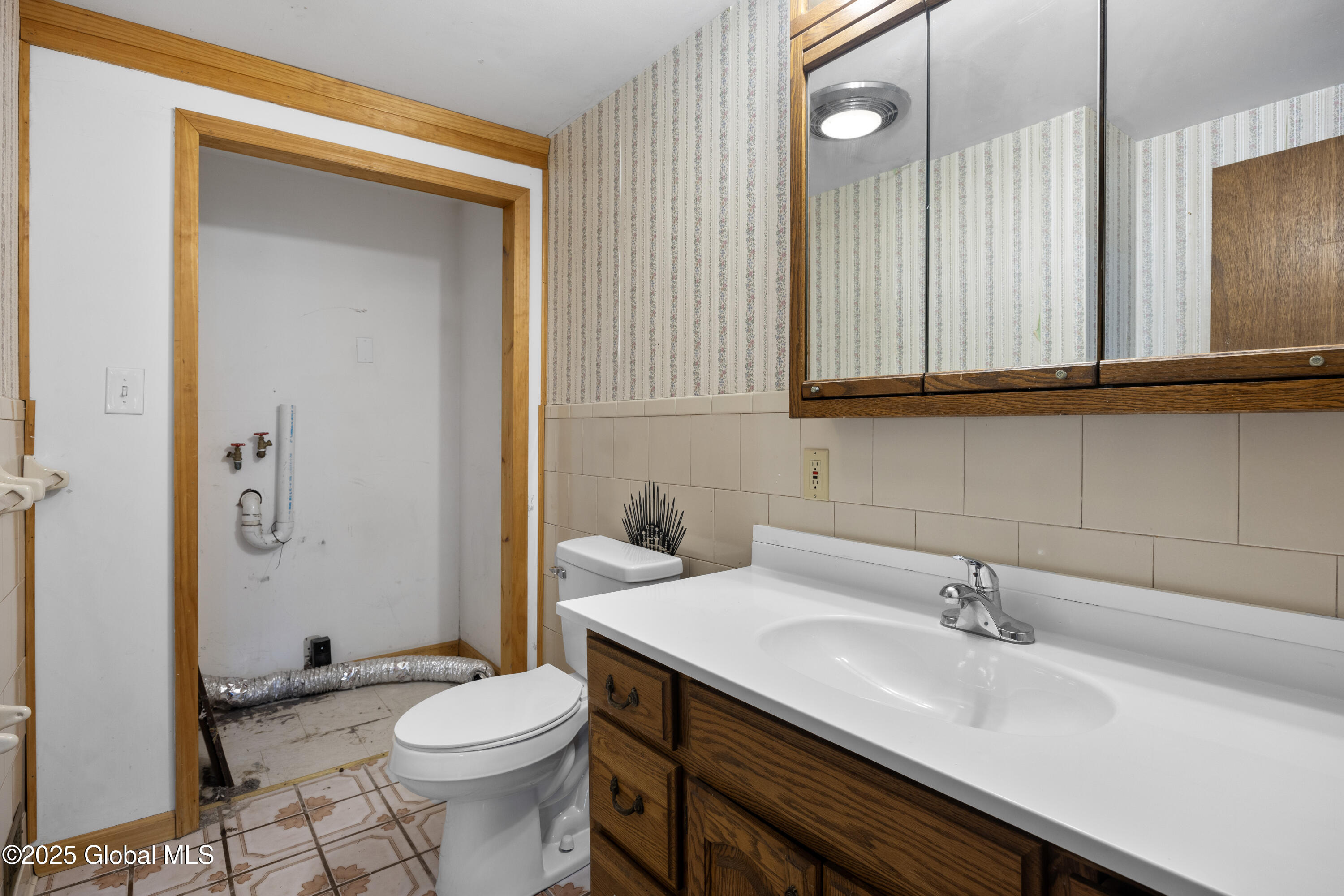 910 Draper Avenue Rotterdam, NY 12306 - Photo 7 of 31 10