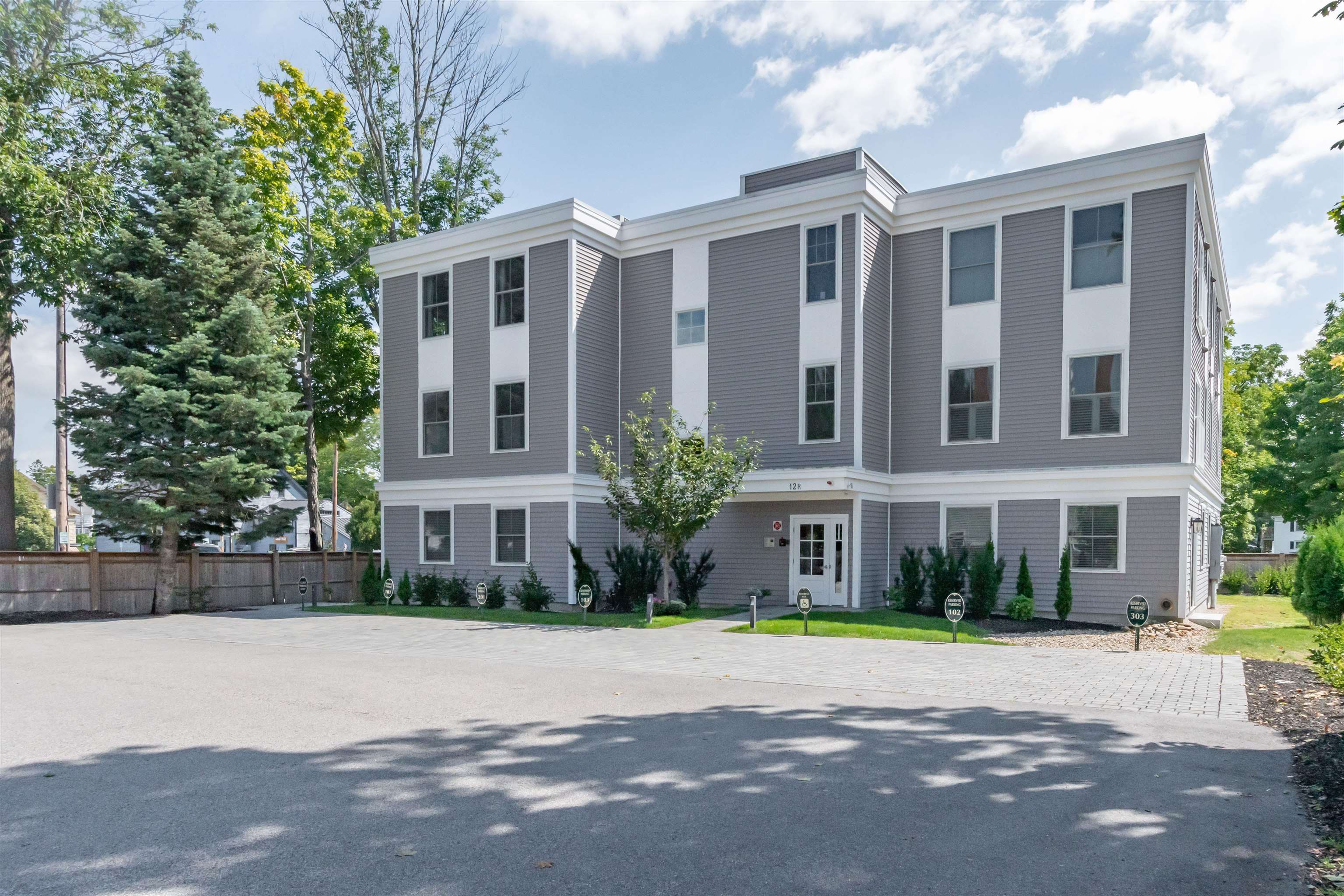 12 R Front Street, Unit 101 Exeter, NH 03833 - Photo 9 of 21