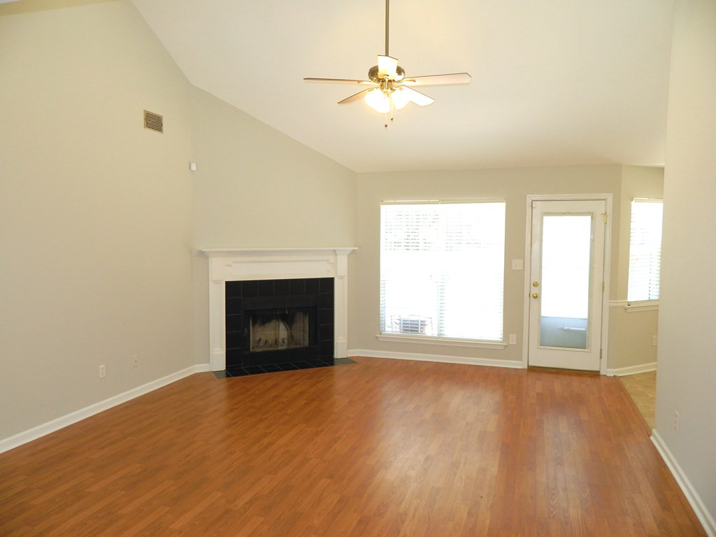 1099 Maple Ridge Court Evans, GA 30809 - Photo 6 of 12