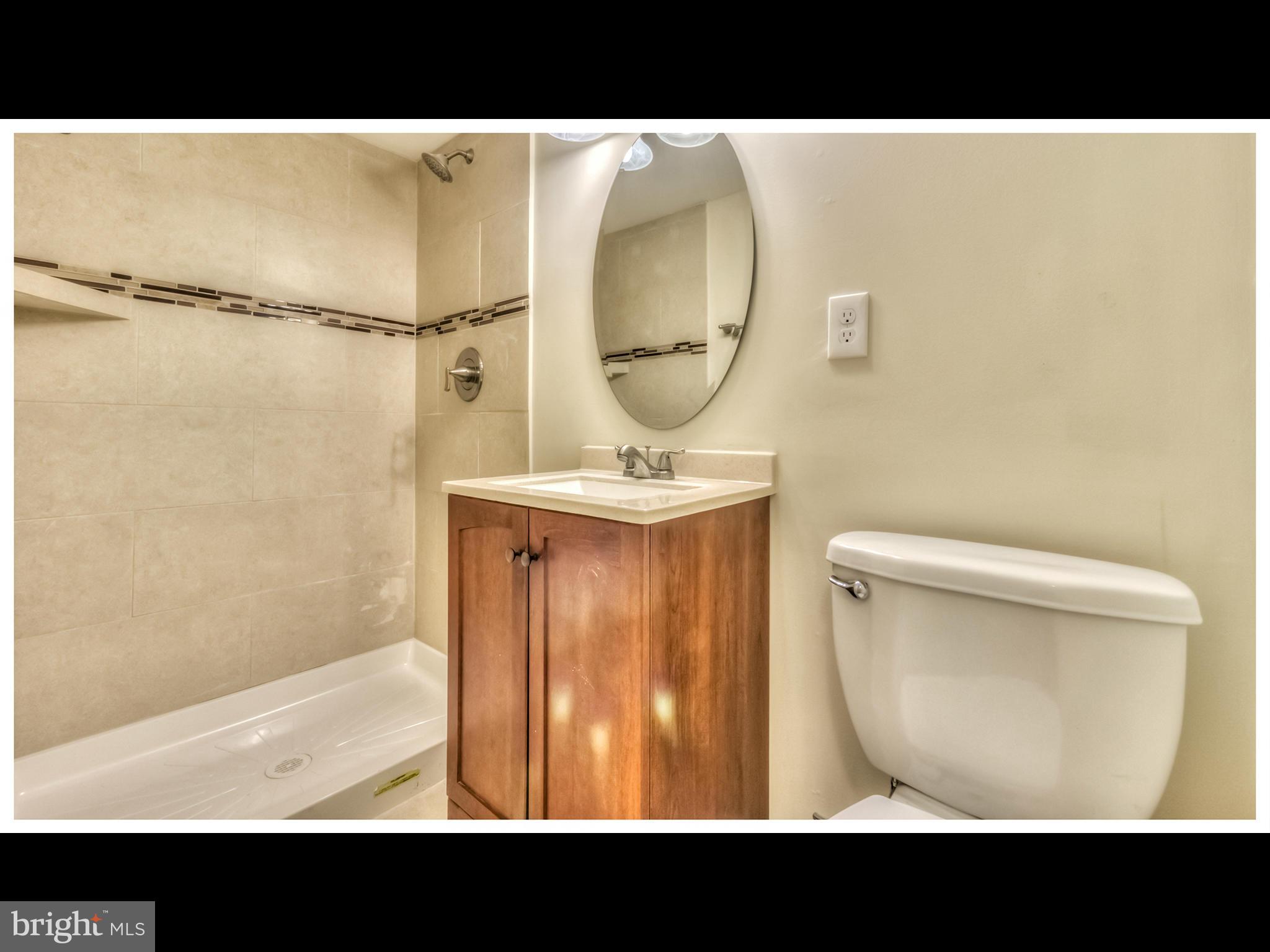 5212 Hillwell Road Baltimore, MD 21229 - Photo 17 of 30 Bath