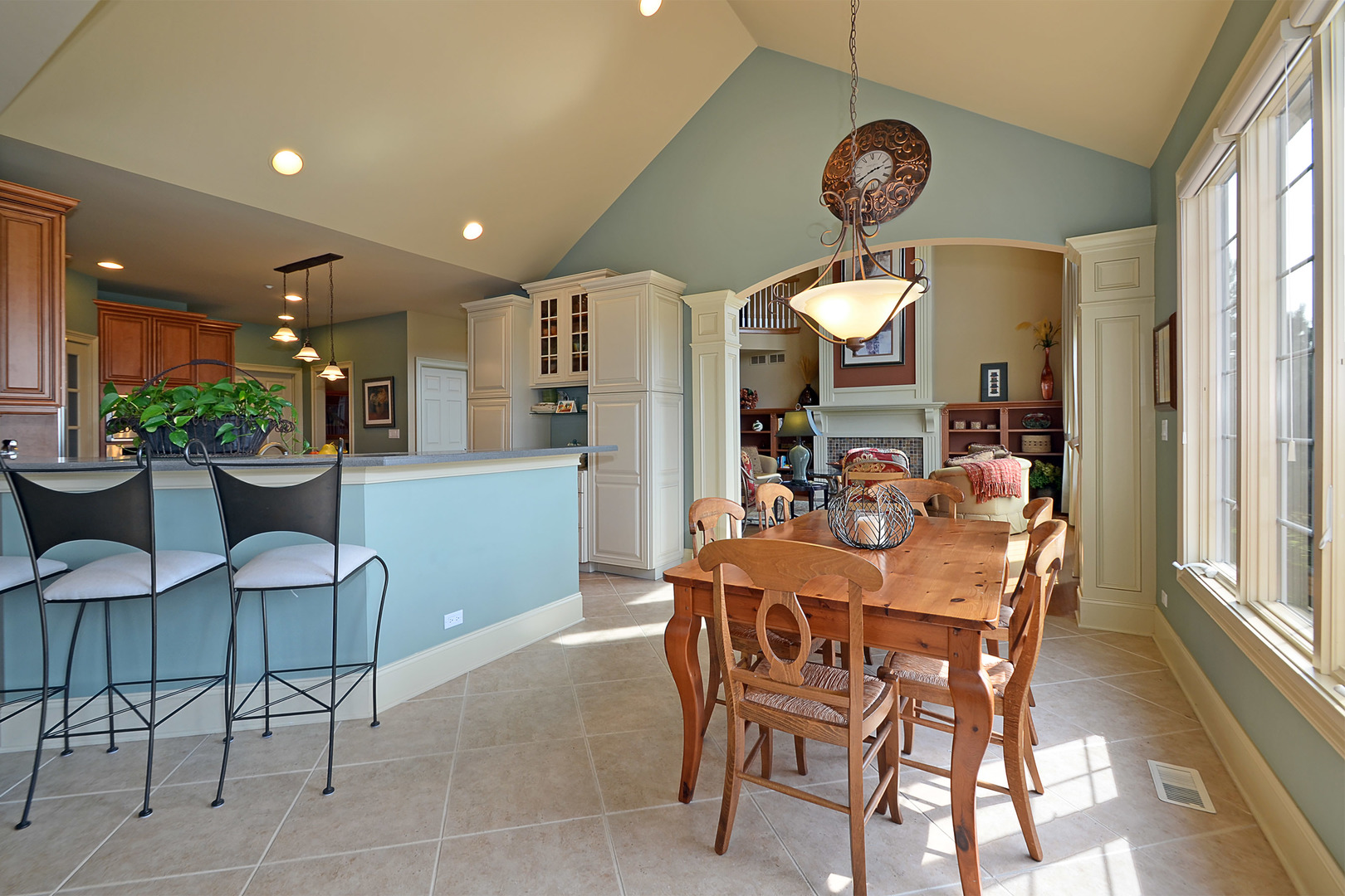 1005 Ridgeview Drive Inverness, IL 60010 - Photo 4 of 28