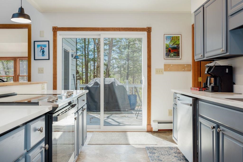 957 Marsh Family Road Hartford, VT 05059 - Photo 18 of 33 Gallery Image 18