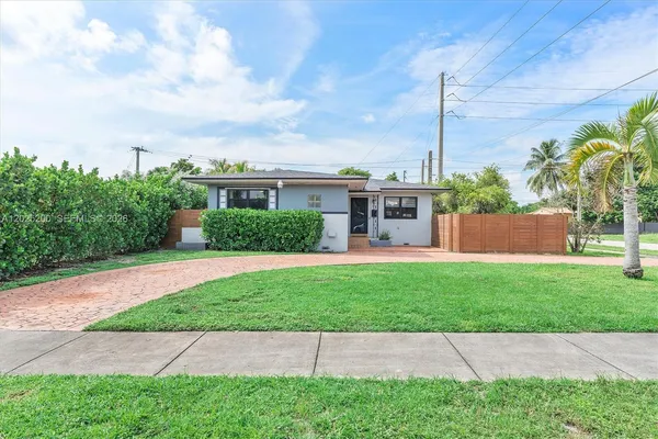 $4,250 | Oak Grove, North Miami Beach, FL 33162