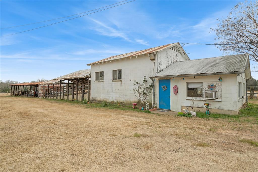 1571 VZ County Road Ben Wheeler, TX 75754 - Photo 26 of 39 a view of a house with backyard