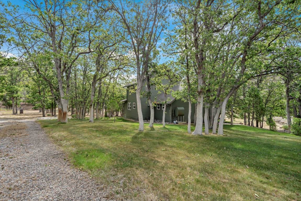 9115 Guys Gulch Road Yreka, CA 96097 - Photo 27 of 44 Gallery Image 27