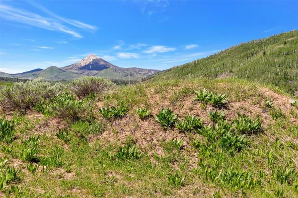 a view of mountain with outdoor space
