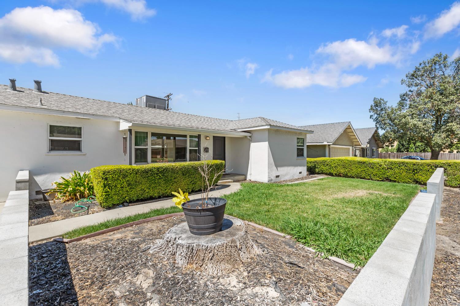 1535 Kent Way Modesto, CA 95355 - Photo 3 of 22 Gallery Image 3