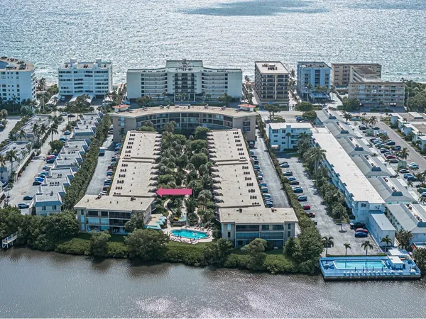 $3,600 | 3605 South Ocean Boulevard, Unit 312, South Palm Beach, FL 33480