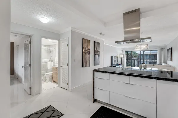 $3,600 | 3605 South Ocean Boulevard, Unit 312, South Palm Beach, FL 33480