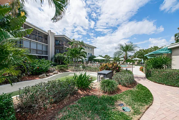 $3,600 | 3605 South Ocean Boulevard, Unit 312, South Palm Beach, FL 33480