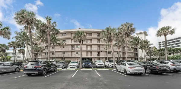 $3,600 | 3605 South Ocean Boulevard, Unit 312, South Palm Beach, FL 33480