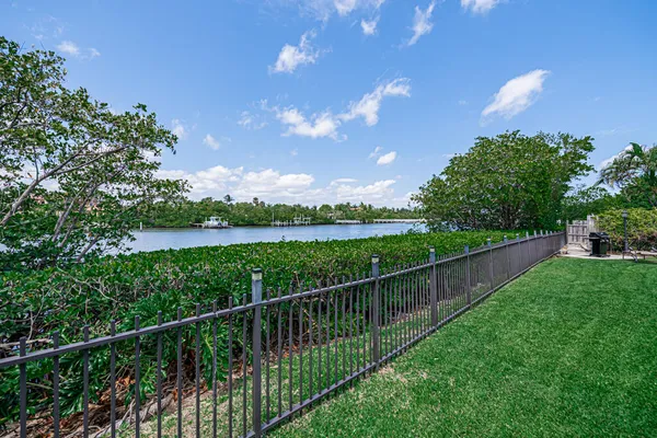 $3,600 | 3605 South Ocean Boulevard, Unit 312, South Palm Beach, FL 33480