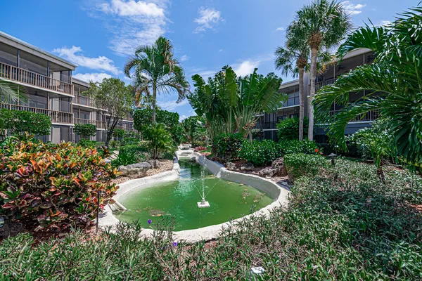 $3,600 | 3605 South Ocean Boulevard, Unit 312, South Palm Beach, FL 33480