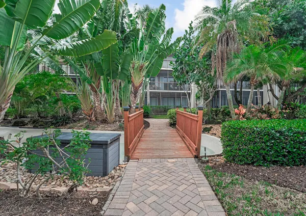 $3,600 | 3605 South Ocean Boulevard, Unit 312, South Palm Beach, FL 33480
