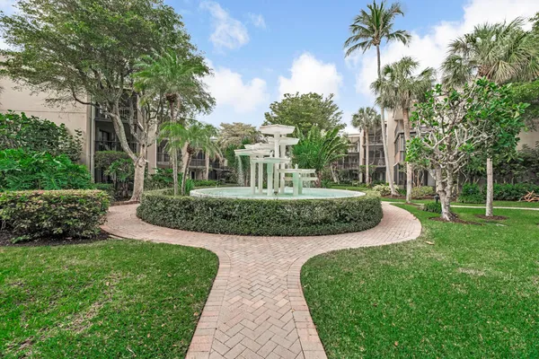 $3,600 | 3605 South Ocean Boulevard, Unit 312, South Palm Beach, FL 33480