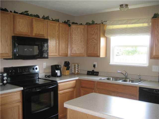 12947 Quarterback Lane Fishers, IN 46037 - Photo 4 of 18 Gallery Image 4