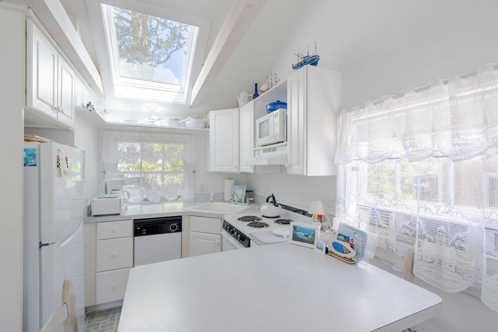 420 Chequessett Neck Road, Unit J Wellfleet, MA 02667 - Photo 9 of 21