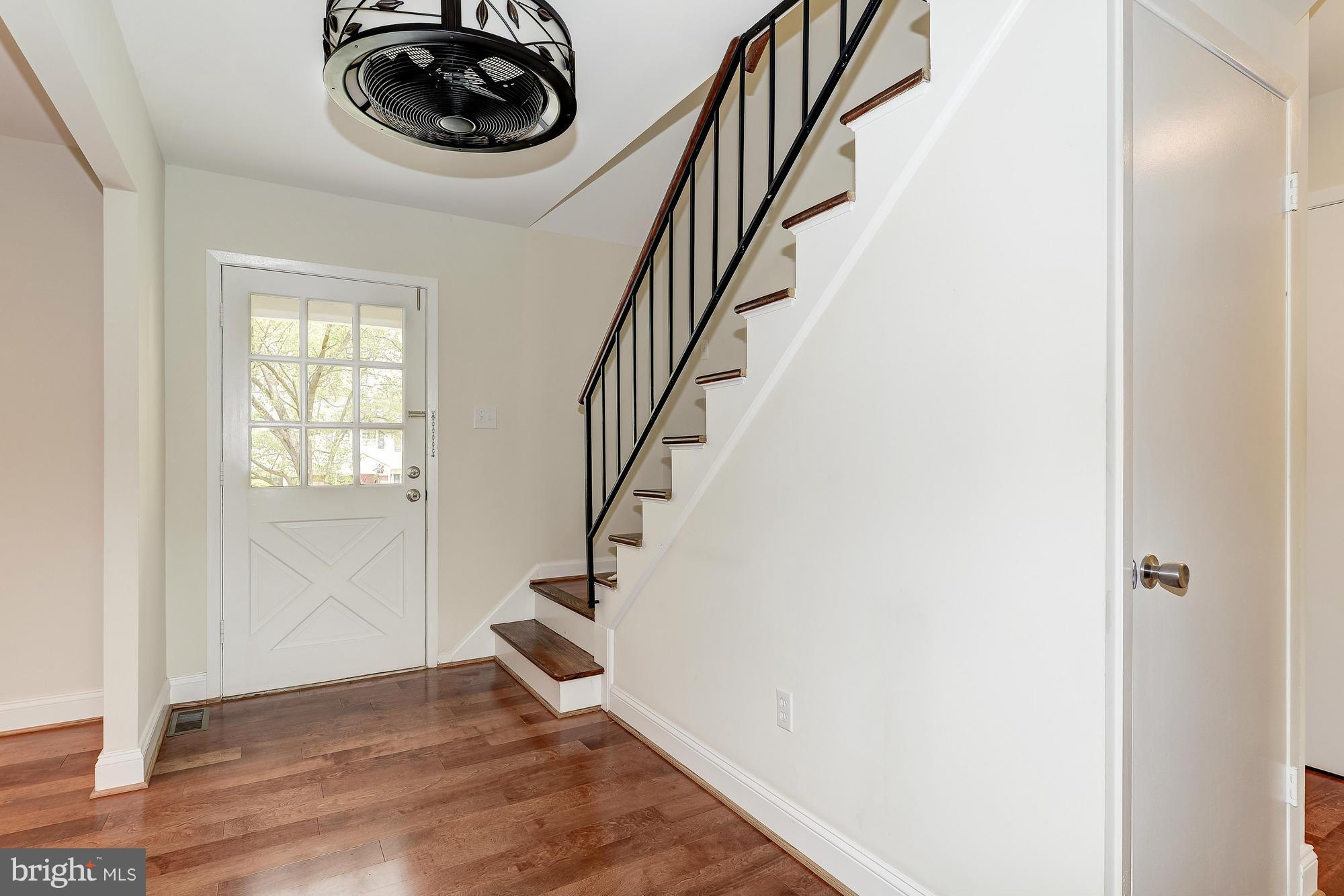 12604 Ivystone Lane Laurel, MD 20708 - Photo 3 of 30 Entry foyer