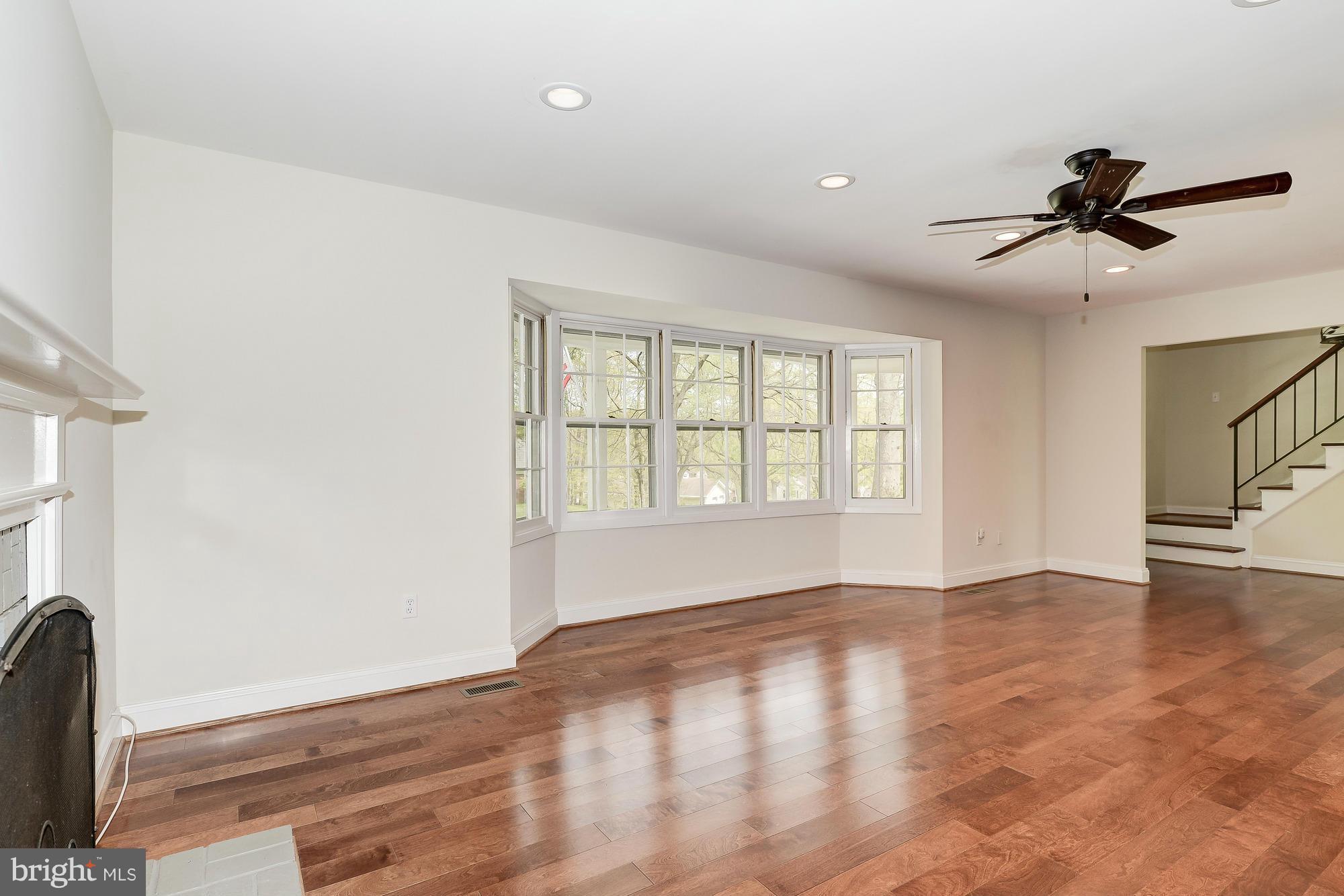 12604 Ivystone Lane Laurel, MD 20708 - Photo 5 of 30 Lots of light from the large bay window