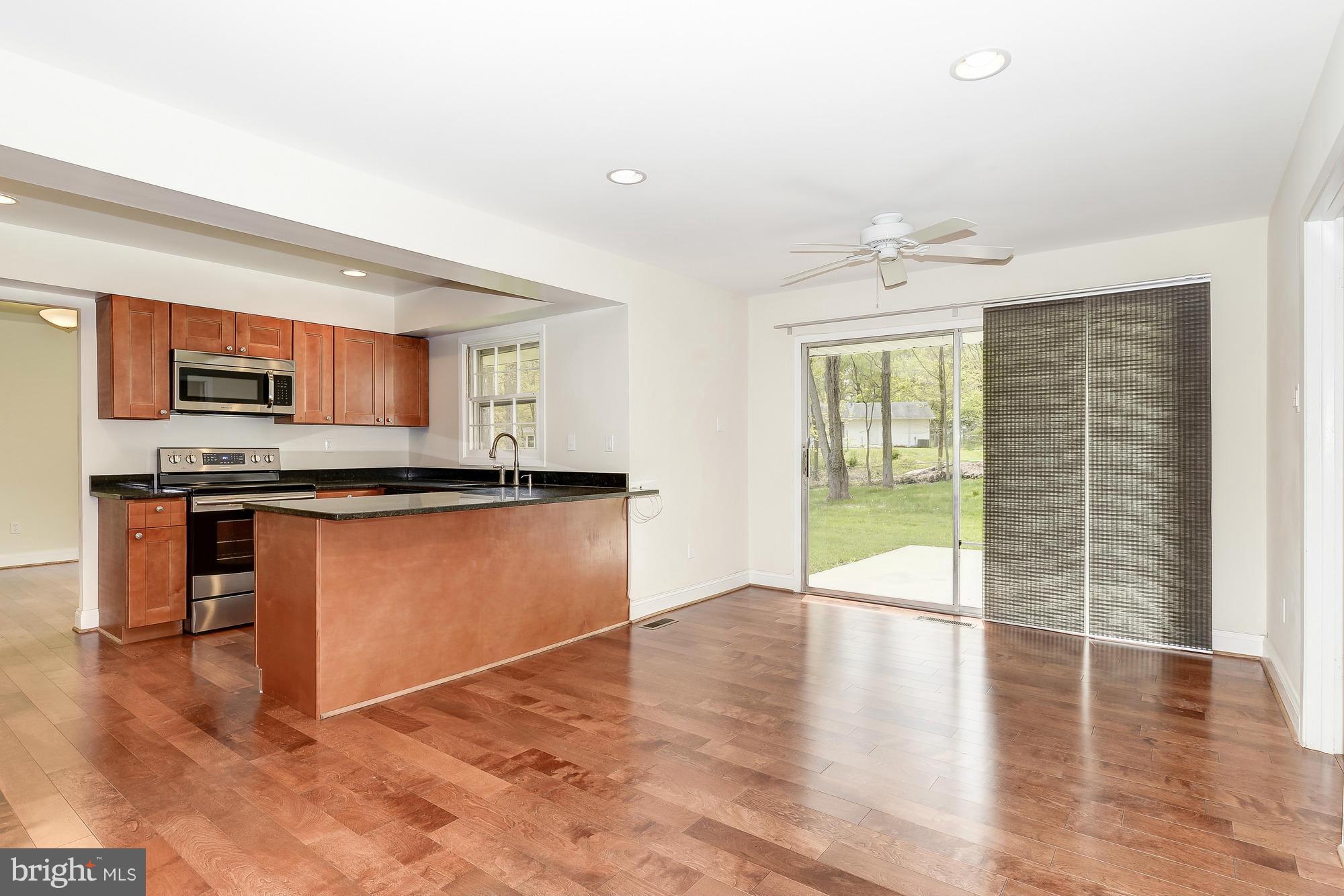 12604 Ivystone Lane Laurel, MD 20708 - Photo 7 of 30 Large eat in area next to kitchen