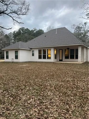 $3,200 | 215 Galatas Road, Madisonville, LA 70447