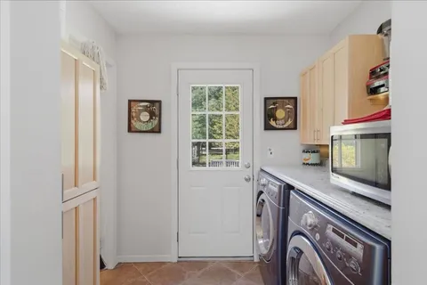 $1,851,000 | 121 Montauk Highway, Quogue, NY 11959