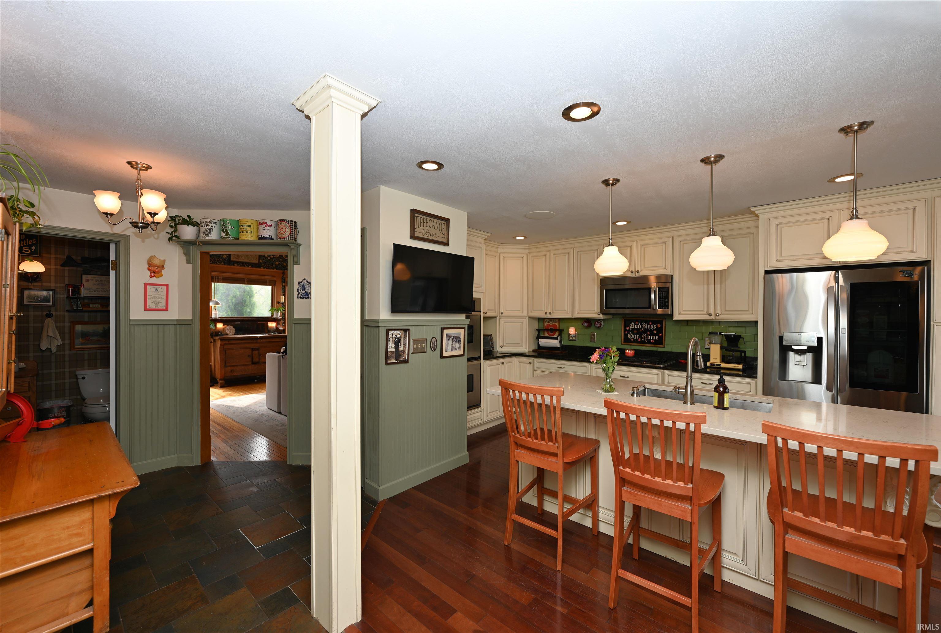 417 South Riverside Drive Winamac, IN 46996 - Photo 14 of 36