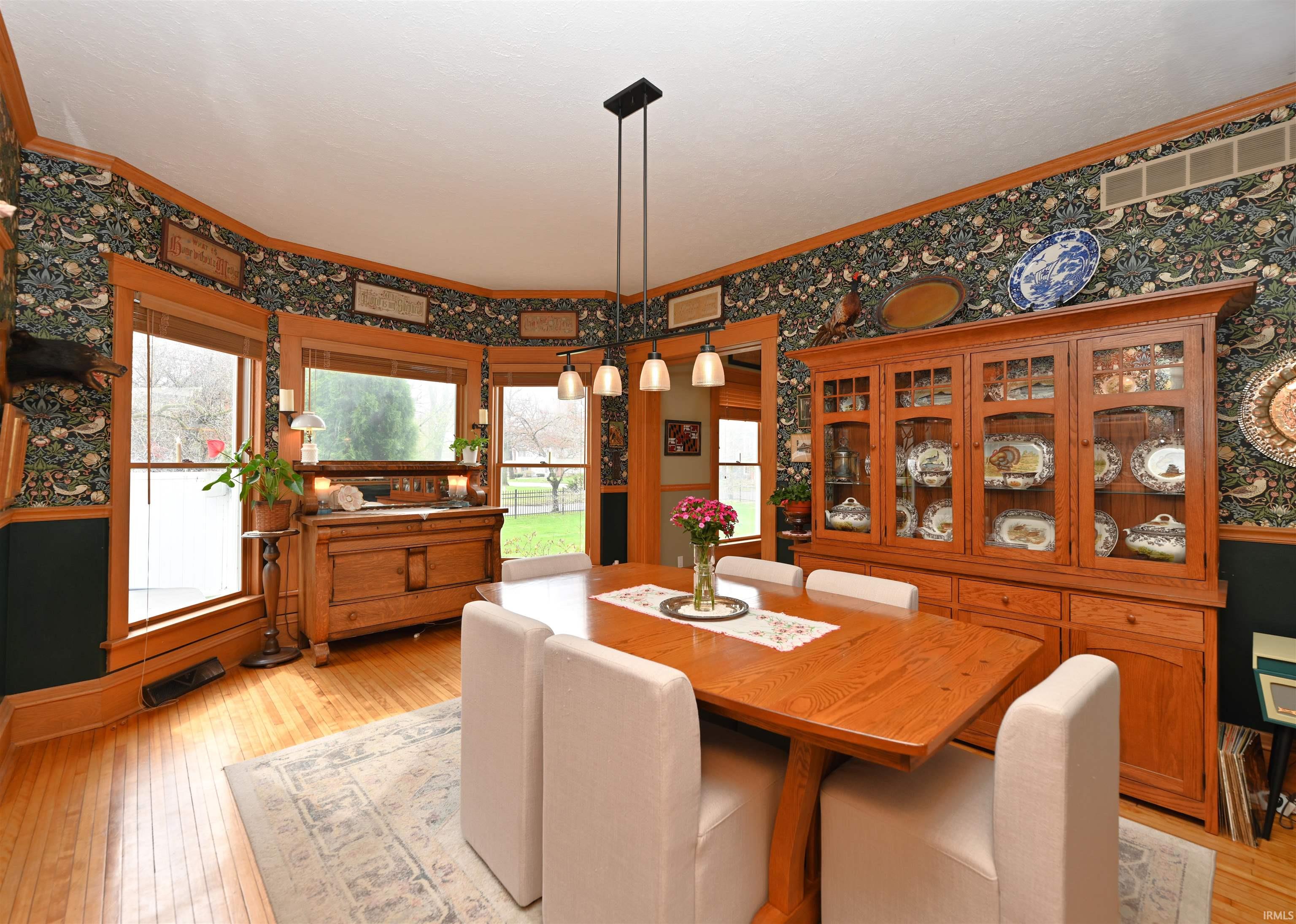 417 South Riverside Drive Winamac, IN 46996 - Photo 9 of 36