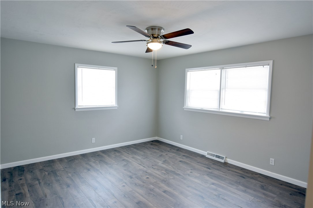 1101 Albright McKay Road Northeast Brookfield, OH 44403 - Photo 8 of 35