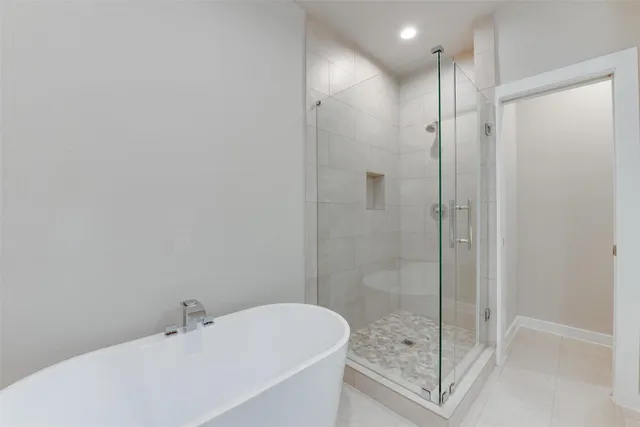 $2,150 | 6615 Ezzard Charles Lane, Houston, TX 77091