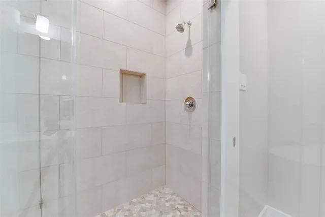 $2,150 | 6615 Ezzard Charles Lane, Houston, TX 77091