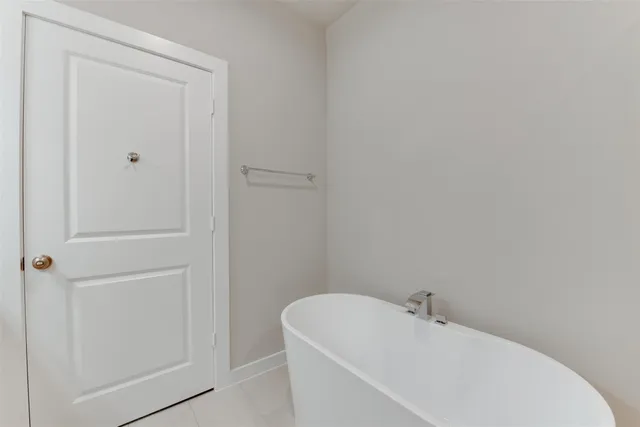 $2,150 | 6615 Ezzard Charles Lane, Houston, TX 77091