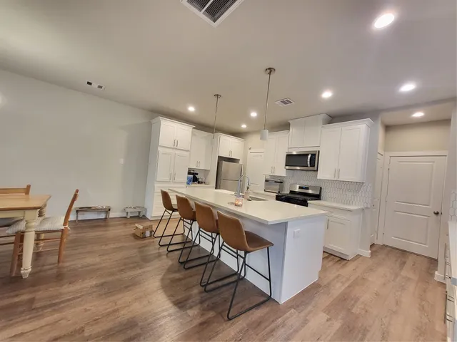 $2,150 | 6615 Ezzard Charles Lane, Houston, TX 77091