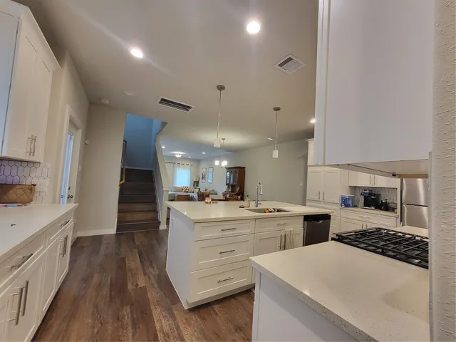 $2,150 | 6615 Ezzard Charles Lane, Houston, TX 77091