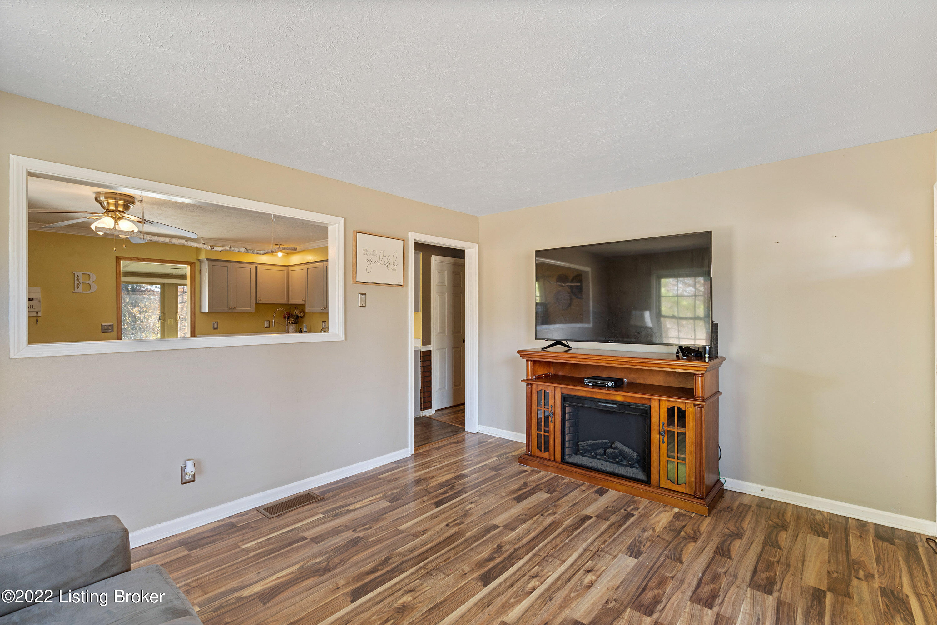 2655 Samuels Road Coxs Creek, KY 40013 - Photo 3 of 50 Living Room
