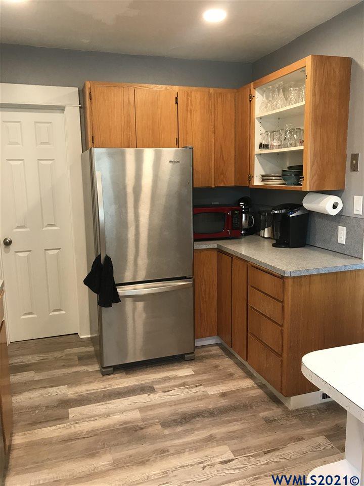 525 Southwest Cherry Street Dallas, OR 97338 - Photo 13 of 25