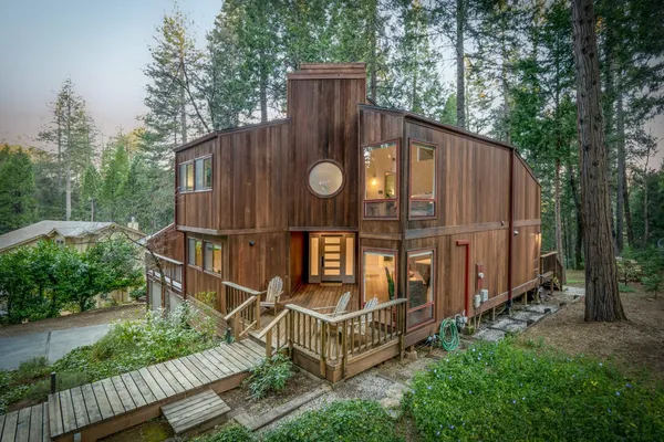 $900,000 | 11582 Red Dog Road, Nevada City, CA 95959