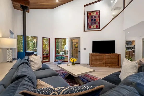 $900,000 | 11582 Red Dog Road, Nevada City, CA 95959