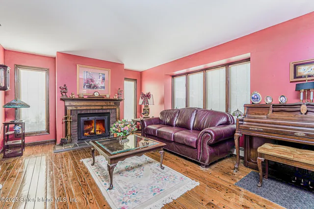 $1,349,900 | 159 Aspinwall Street | Tottenville