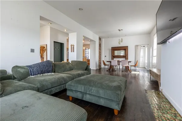 $364,900 | 3629 State Line Road, Kansas City, MO 64111