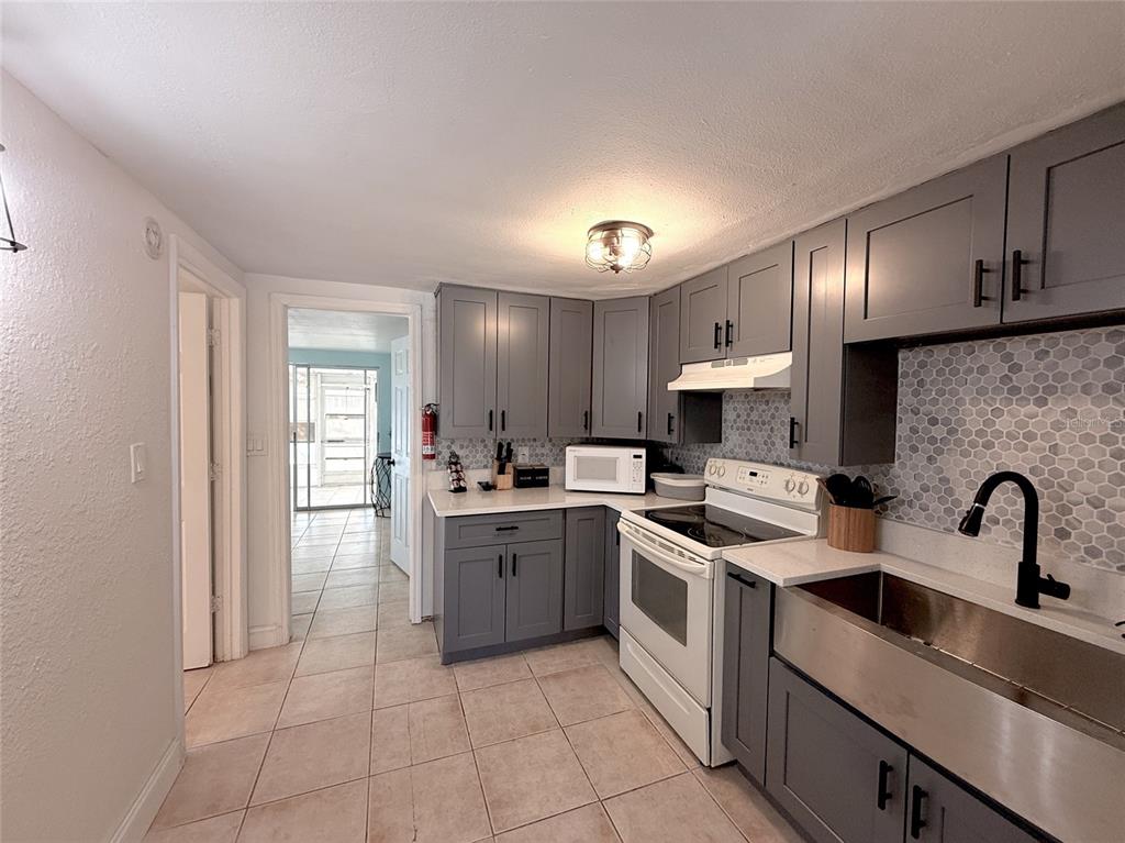 12611 1st Isle Hudson, FL 34667 - Photo 25 of 35