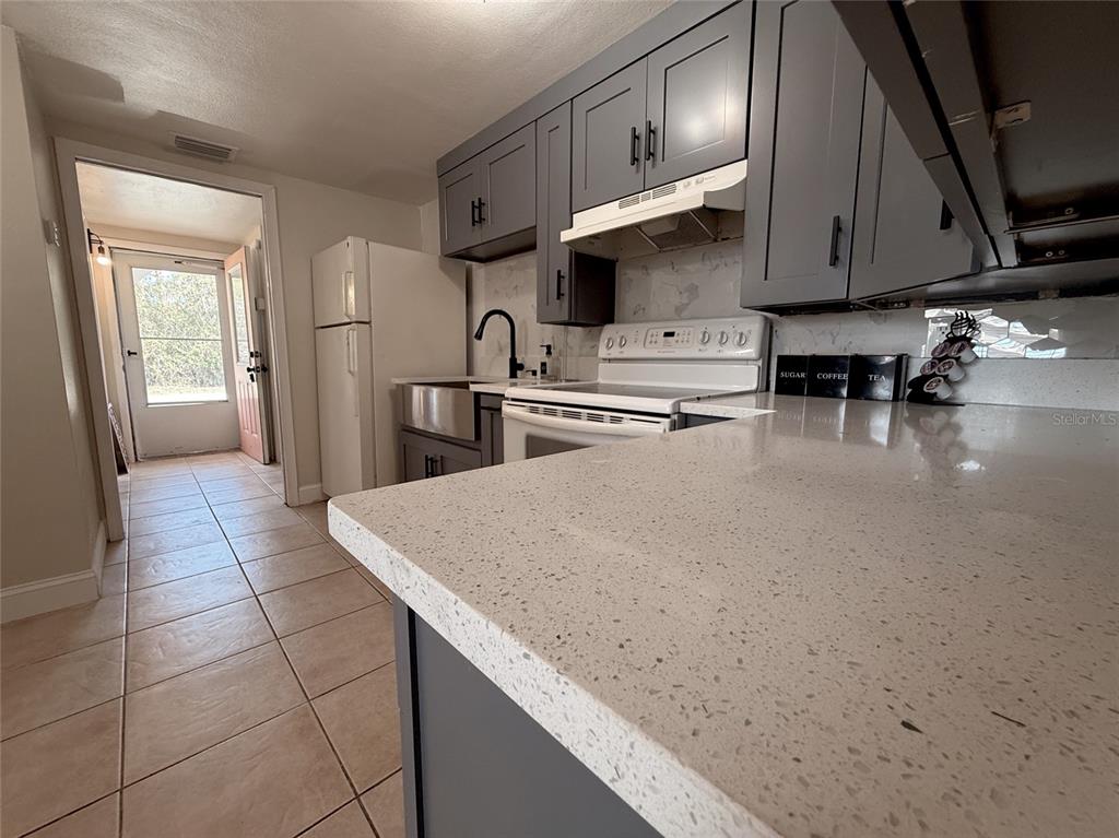 12611 1st Isle Hudson, FL 34667 - Photo 9 of 35