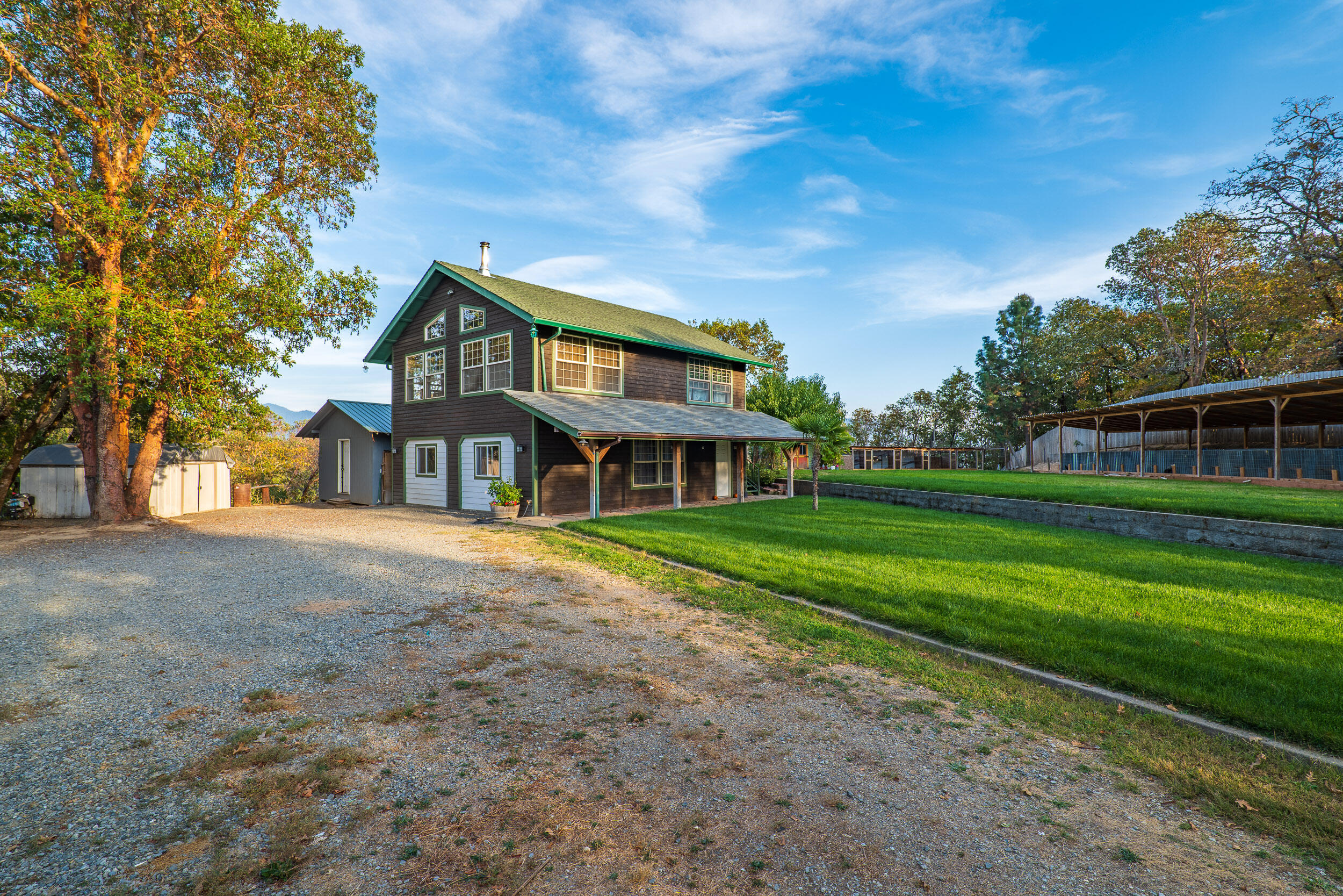 1546 Three Pines Road Grants Pass, OR 97526 - Photo 6 of 37 1546ThreePinesRd-004