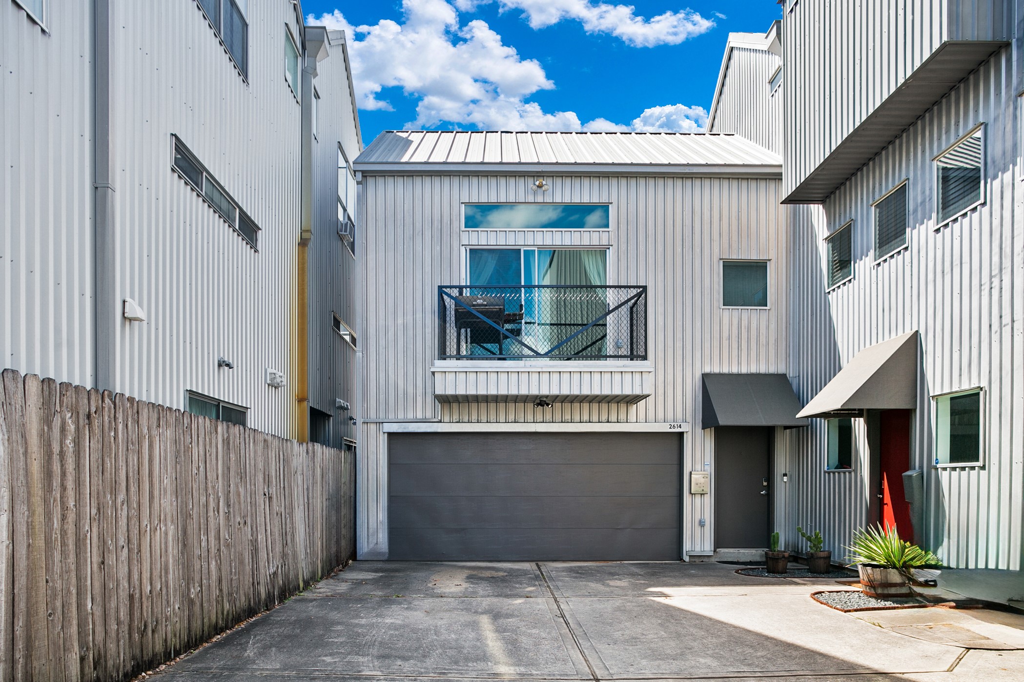 2614 Chenevert Street Houston, TX 77004 - Photo 2 of 34 a front view of a house