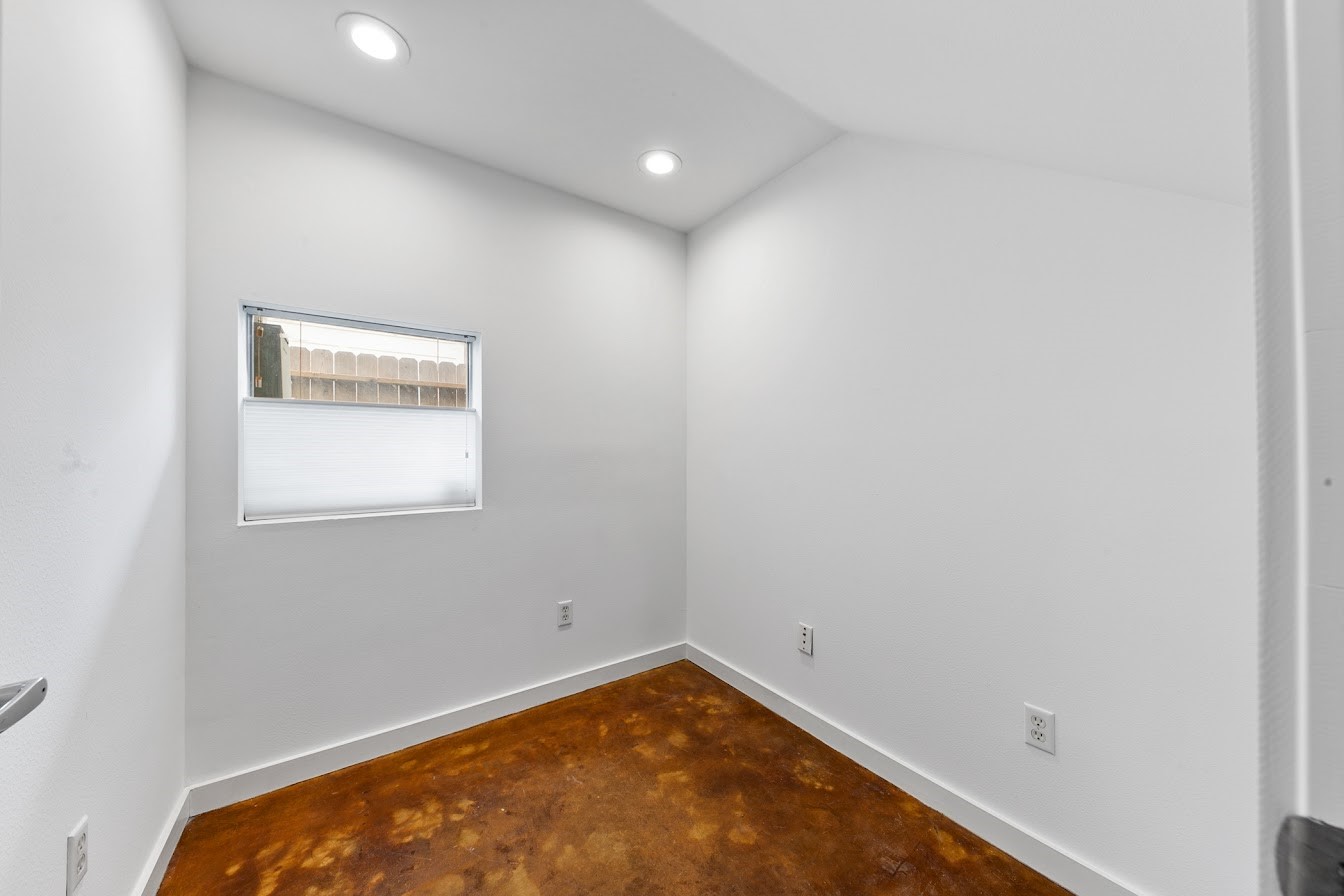 2614 Chenevert Street Houston, TX 77004 - Photo 6 of 34 a view of room