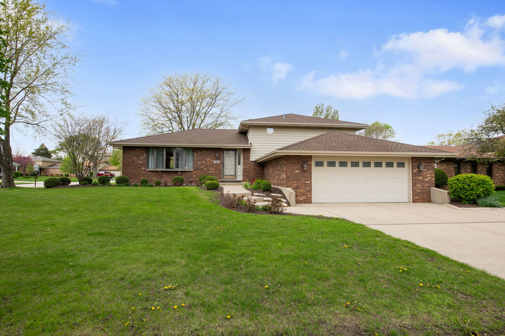 301 Greenfield Road Shorewood, IL 60404 - Photo 2 of 33