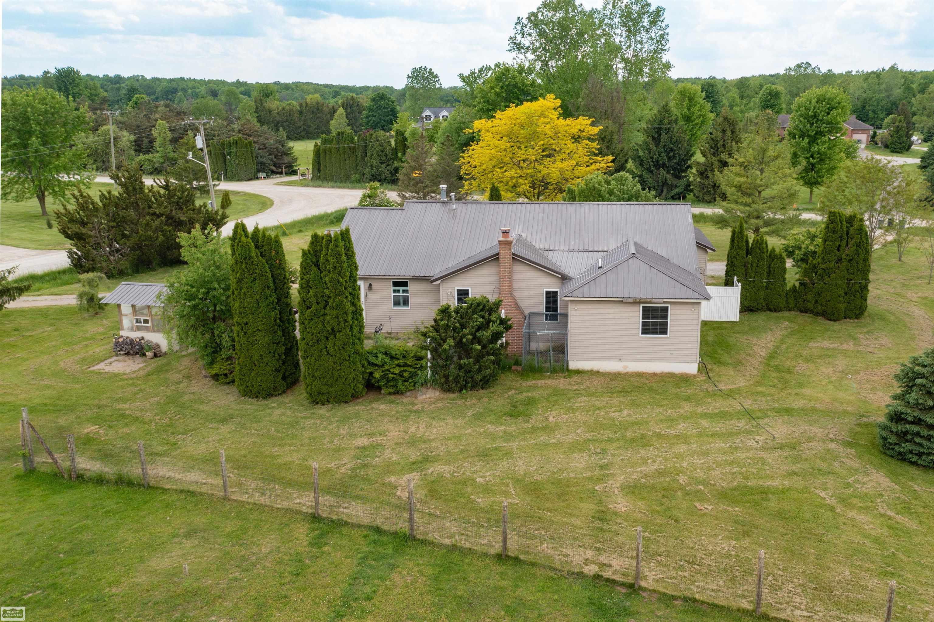 254 Holmes Road Allenton, MI 48002 - Photo 38 of 39 50142525-5e77655e-69ef-45c7-9ee4-81b072edb16c.JPG