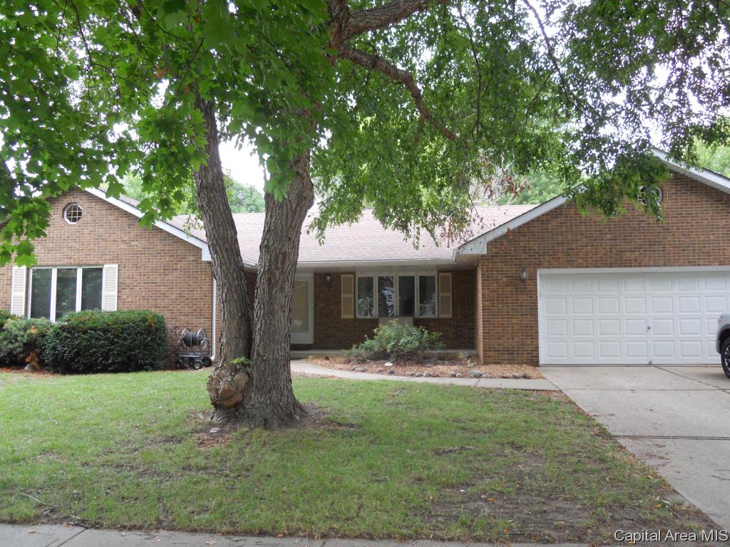 1808 Hunter Ridge Drive Springfield, IL 62704 - Photo 1 of 21 Gallery Image 1