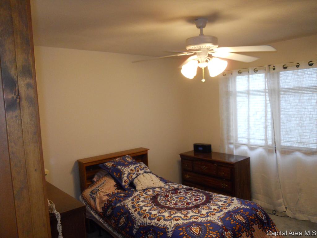 1808 Hunter Ridge Drive Springfield, IL 62704 - Photo 13 of 21 Gallery Image 13